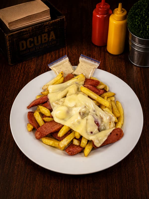 Salchipapa Clásica